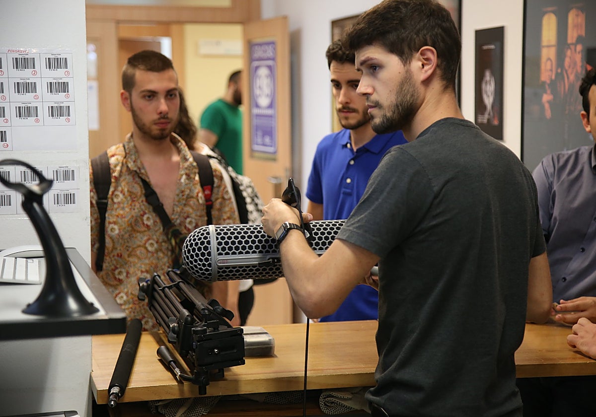 Descubre la Formación que te Conecta con el Empleo: Últimas Plazas en el Centro FP Superior de la Cámara de Comercio de Sevilla