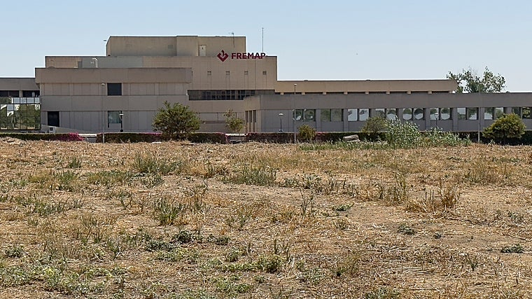 Imagen del solar en el que se levantará el complejo deportivo, detrás de Fremap