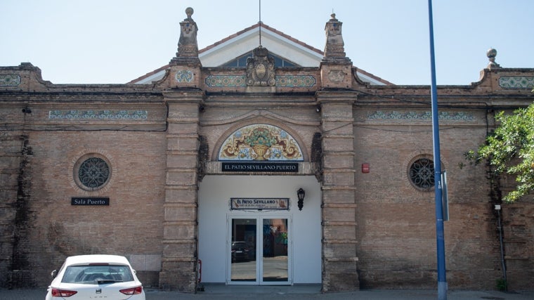 Actual emplazamiento del Patio Sevillano muy cerca de donde estuvo la nave dedicada a las artes escénicas y junto al Salón Oriente en el año 1929