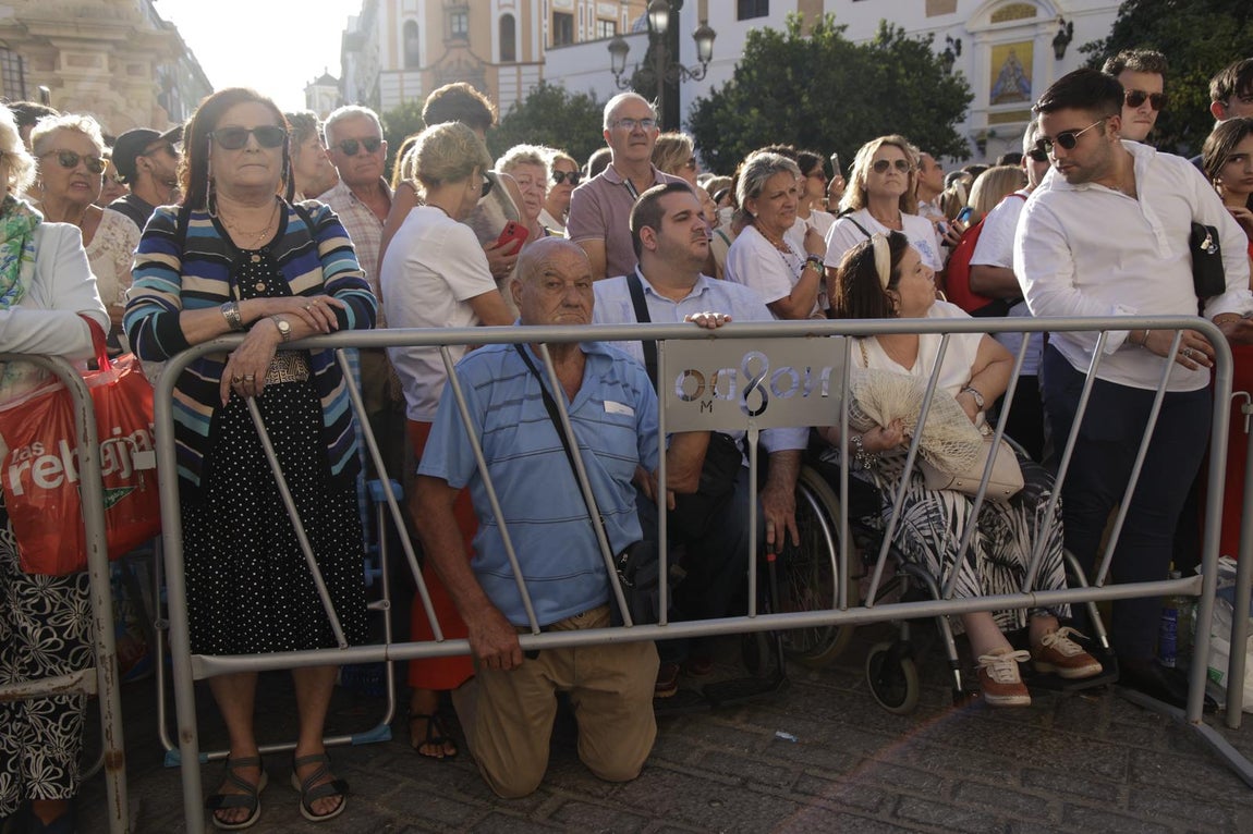 Momentos de la procesión de la Virgen de los Reyes 2024