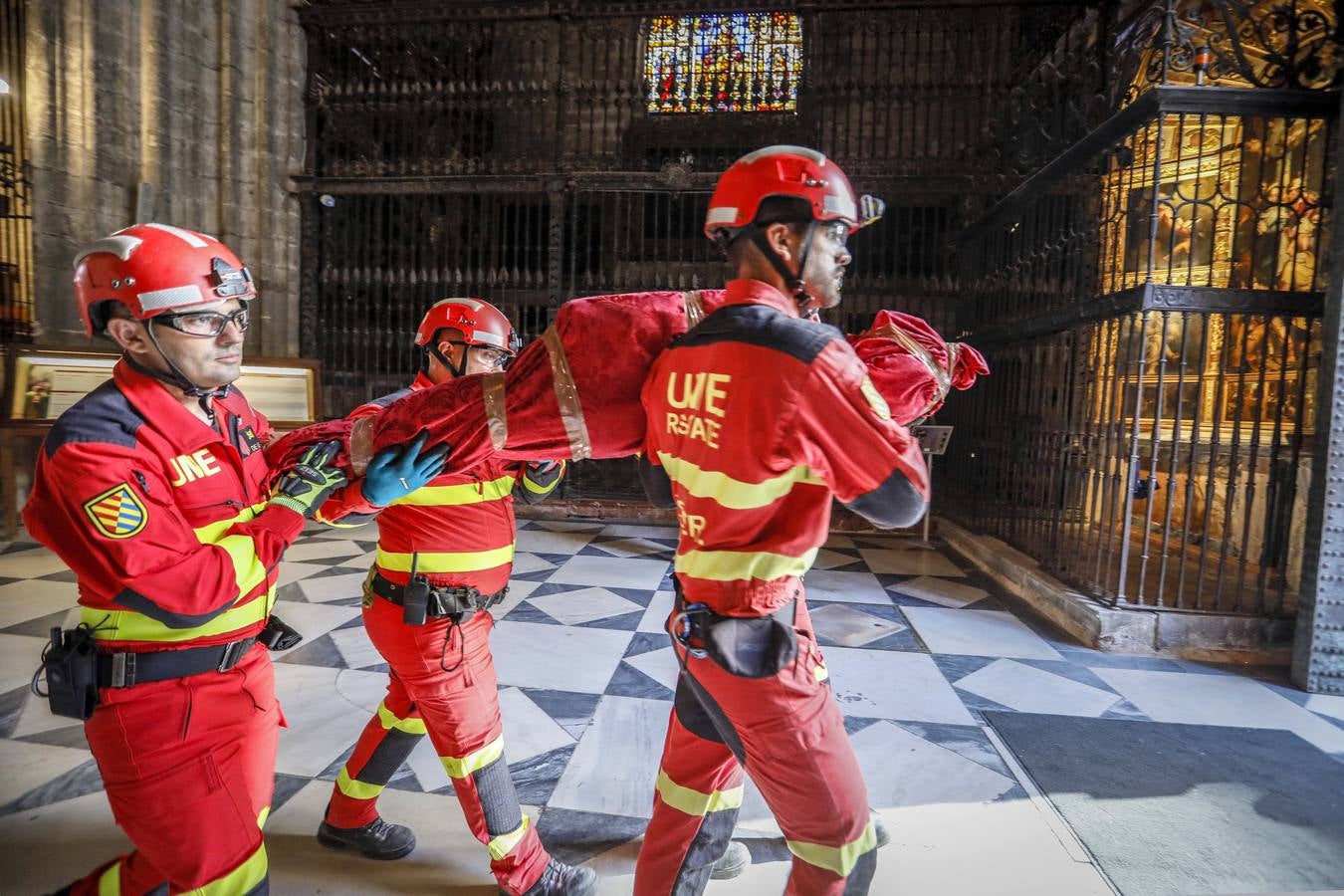 Simulacro de incendio en la Catedral a cargo del Batallón de Intervención en Emergencias II