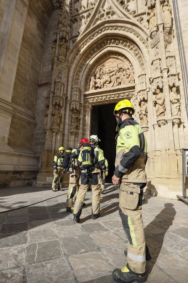 Simulacro de incendio en la Catedral a cargo del Batallón de Intervención en Emergencias II