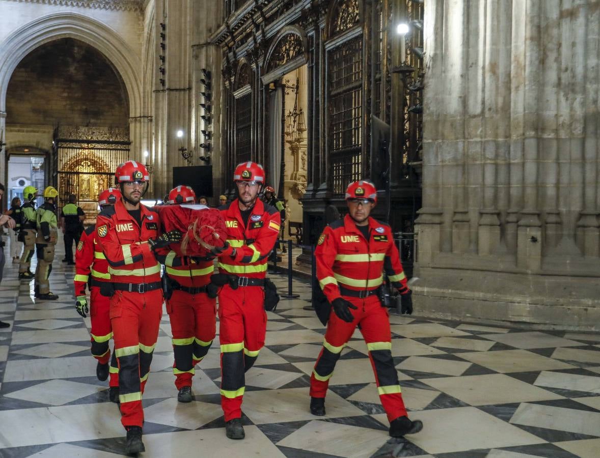 Simulacro de incendio en la Catedral a cargo del Batallón de Intervención en Emergencias II
