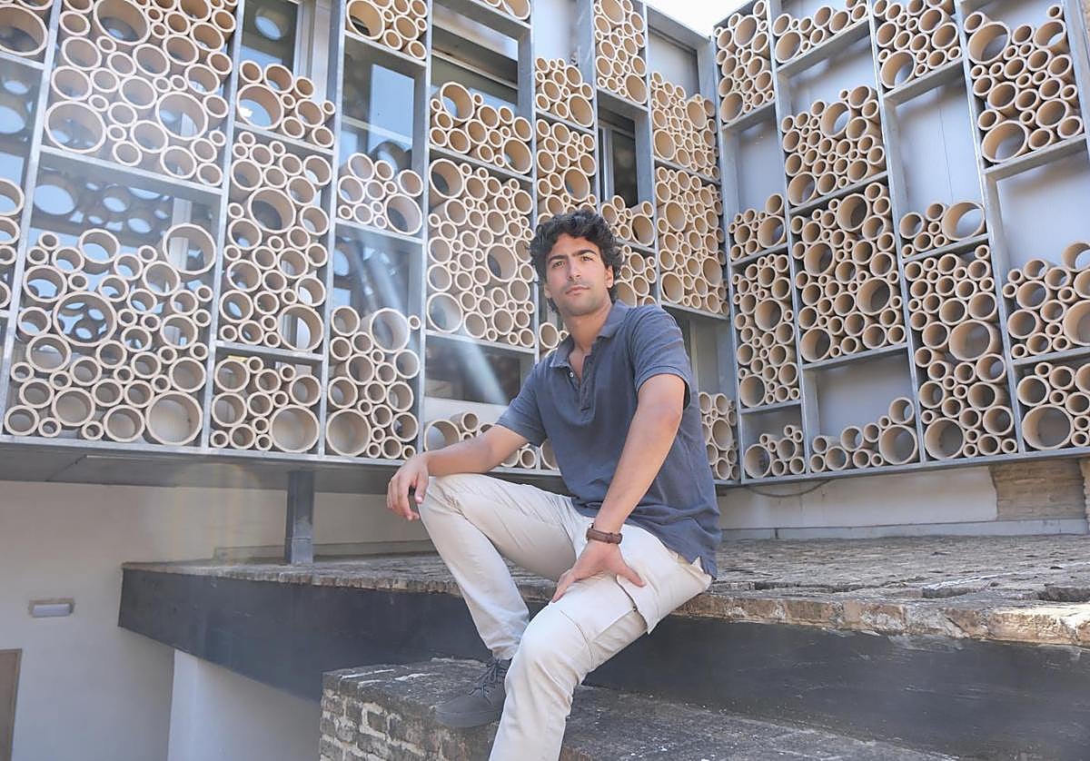 Luis Ybarra, fotografiado en el Centro Cerámica de Triana, sede de la Bienal de Flamenco