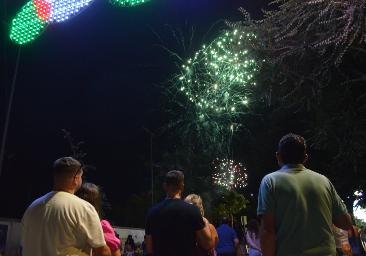 Los fuegos artificiales ponen tradicionalmente el broche de oro cada año a la Feria de Utrera