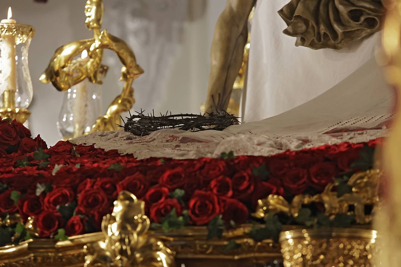 Un momento del traslado a la Catedral este sábado de la Piedad de la Hermandad del Baratillo