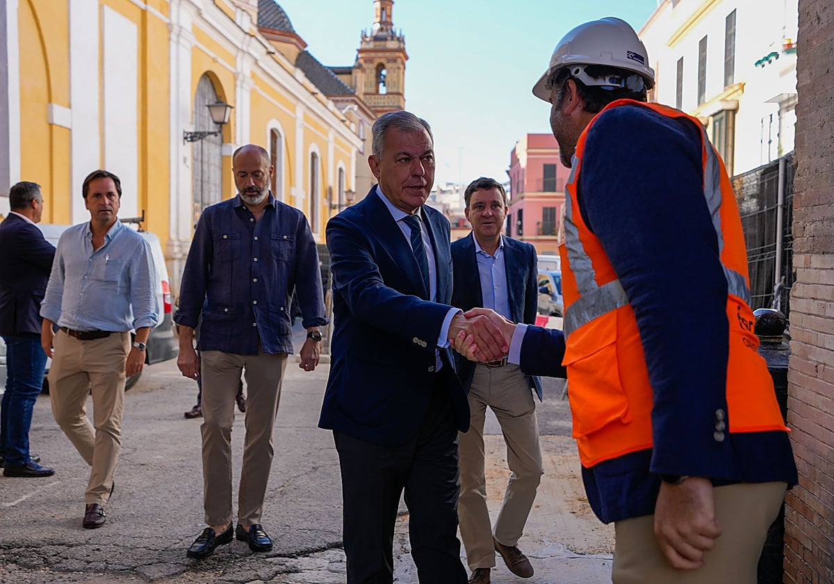 El alcalde en una visita a las obras
