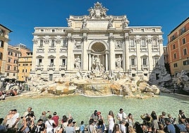 Roma aplica en la Fontana de Trevi el plan de Sanz para la Plaza de España