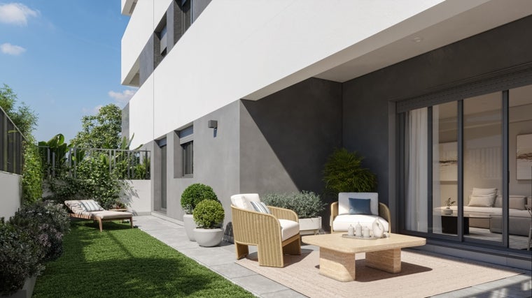 Recreación del jardín privado de una vivienda en la planta baja de la primera promoción del barrio de la antigua fábrica de Cruzcampo de Sevilla