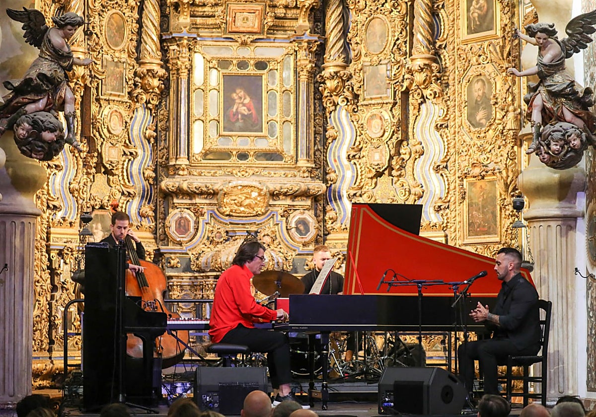 Dorantes, durante su actuación en el concierto celebrado en la iglesia de San Luis de los Franceses