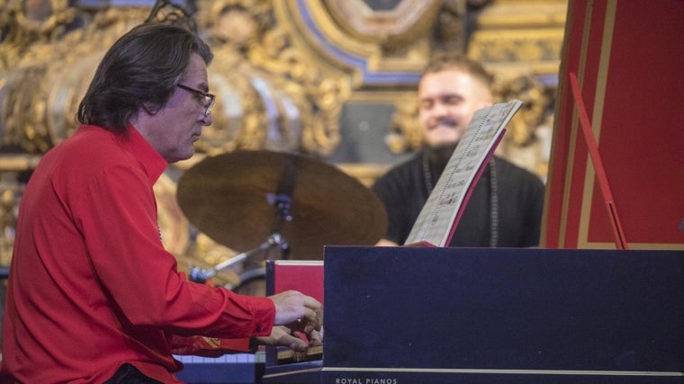 David Peña Dorantes en la iglesia de San Luis de los Franceses