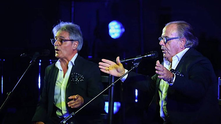 Salmarina durante su actuación en la Bienal