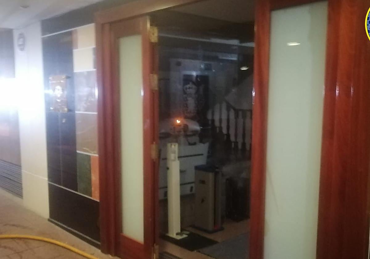 El incendio se ha localizado en un establecimiento del Pasaje Ateneo