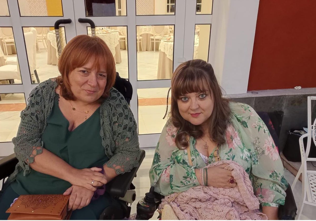 Lara e Irina son hermanas y las dos sufren ataxia de Friedreich, una grave enfermedad neurodegenerativa