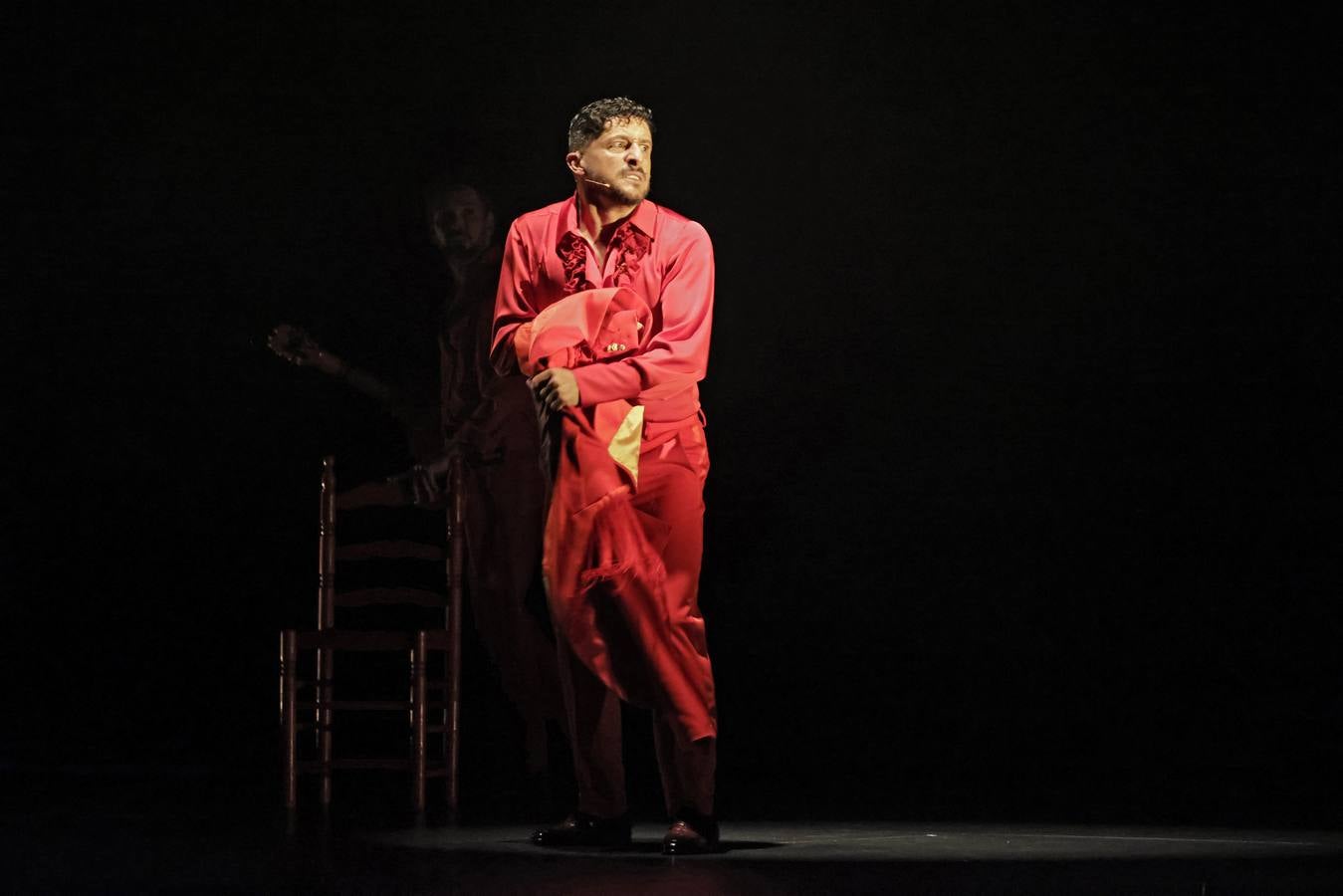 David Palomar, durante un momento de su espectáculo 'Desamparao' en el Teatro Alameda de Sevilla