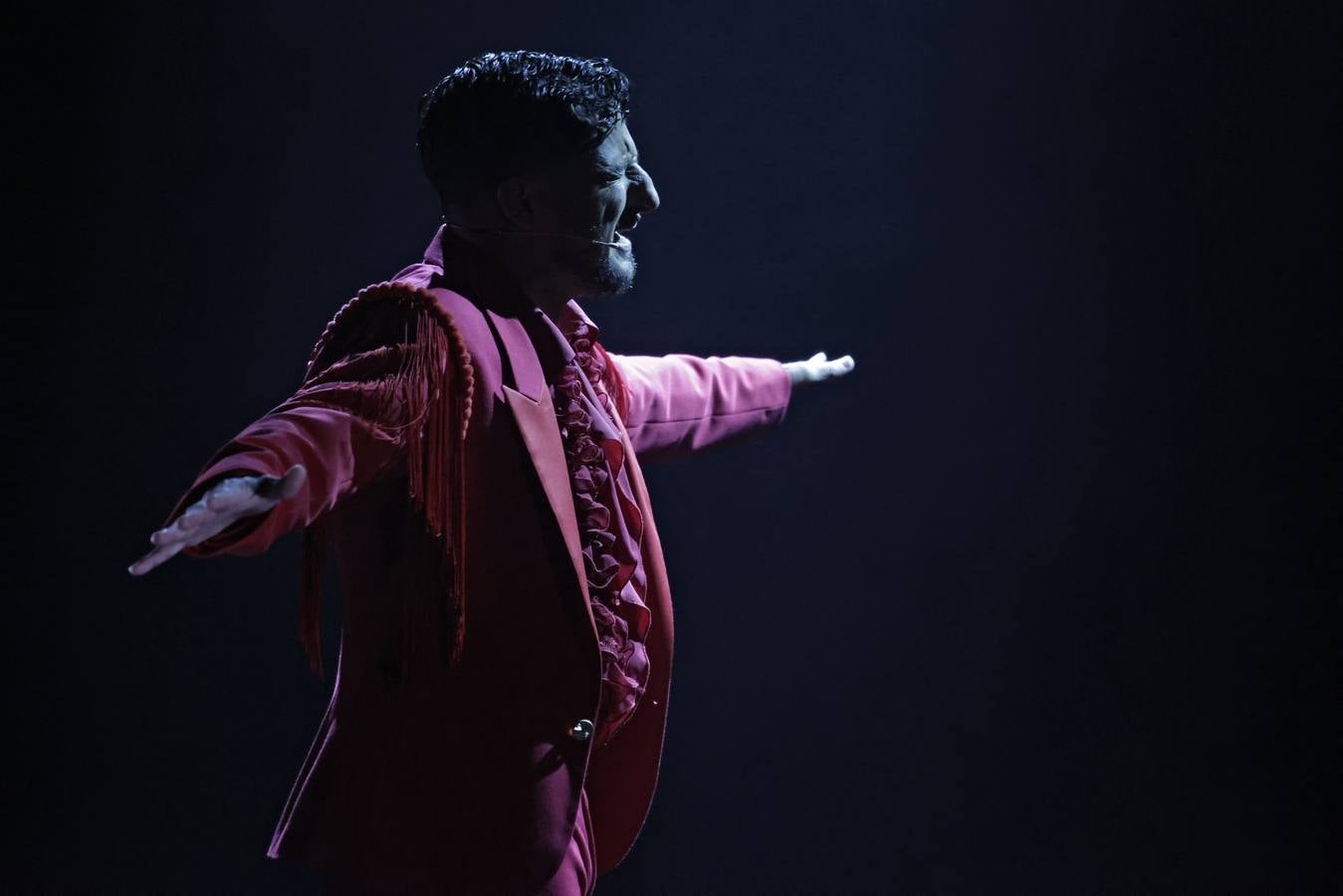 David Palomar, durante un momento de su espectáculo 'Desamparao' en el Teatro Alameda de Sevilla