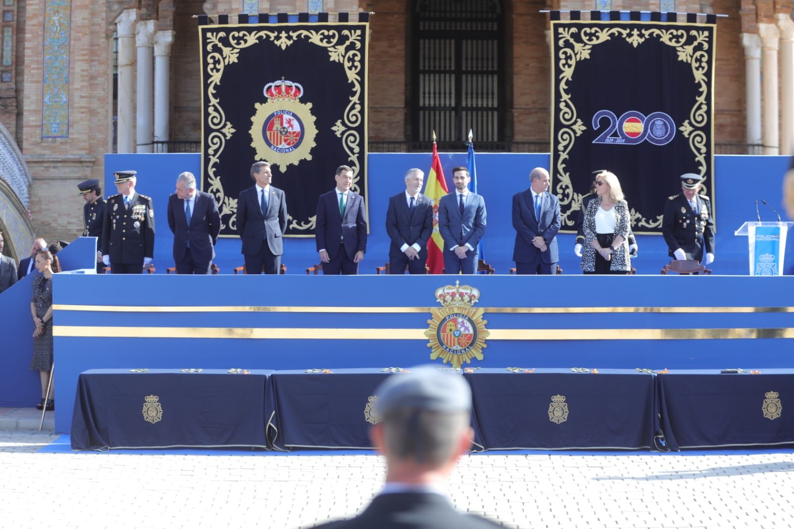 Celebración del Día de la Policía en Sevilla, en imágenes