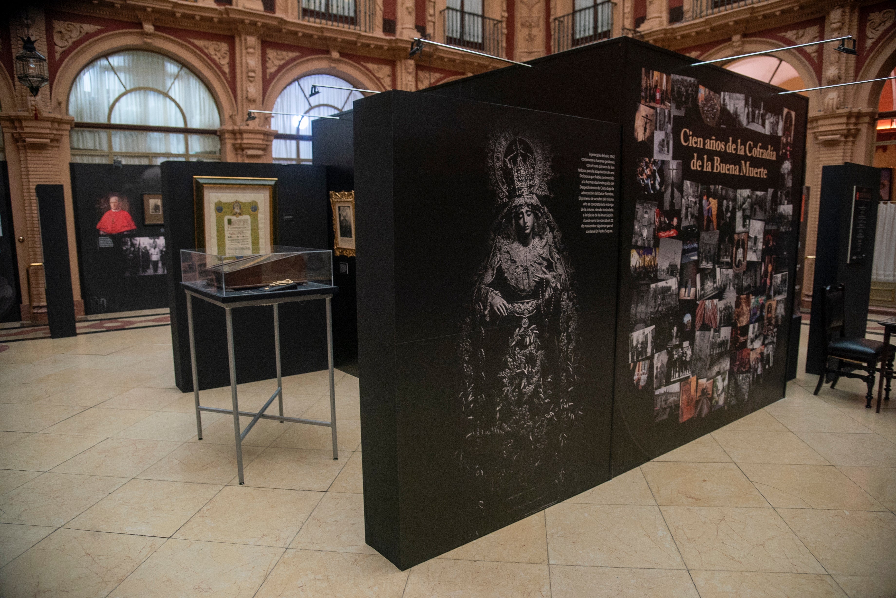 Detalles de la exposición del centenario de los Estudiantes