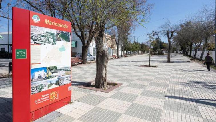 Un cartel de Marinaleda a la entrada del municipio