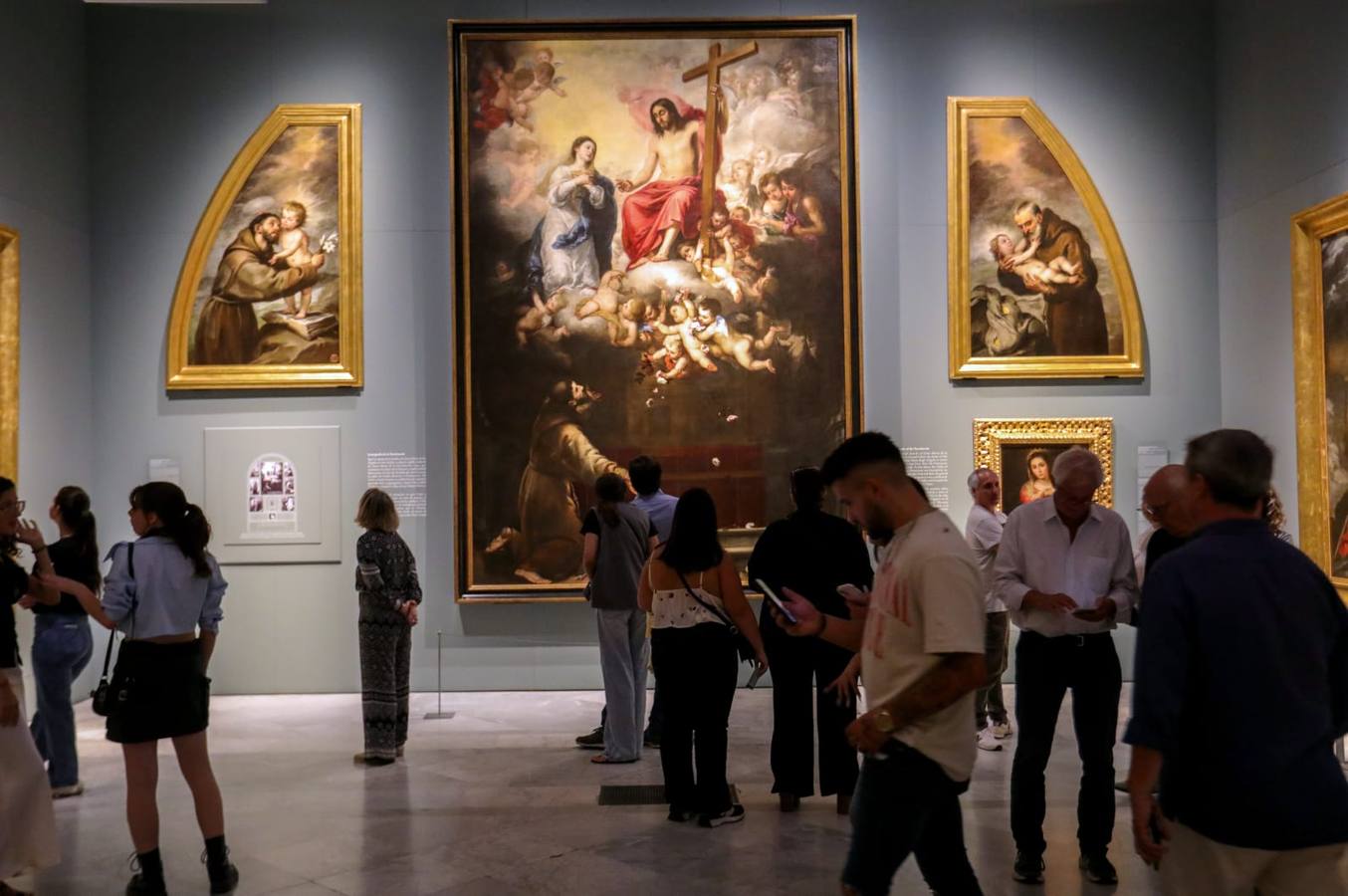 El Museo de Bellas Artes recibió cientos de visitas durante la noche