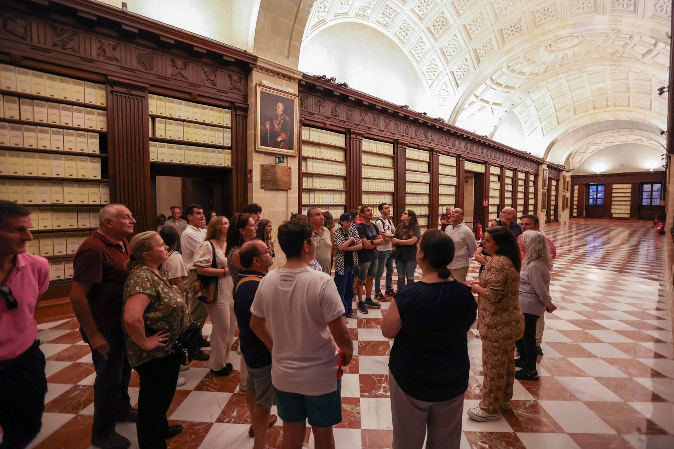 El Archivo de Indias recibió a numerosos visitantes durante la Noche en Blanco