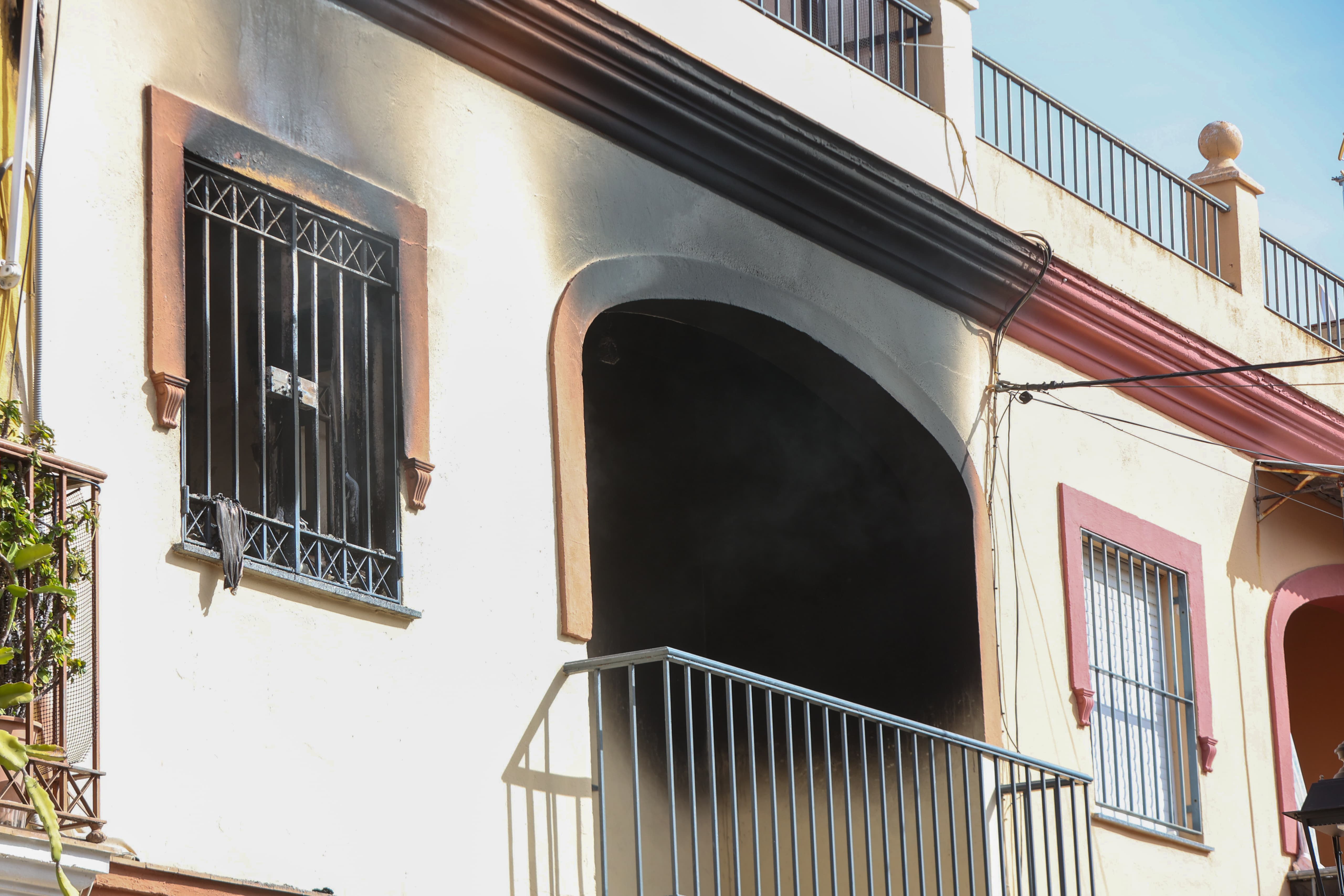 Imágenes que deja el trágico incendio de Guillena