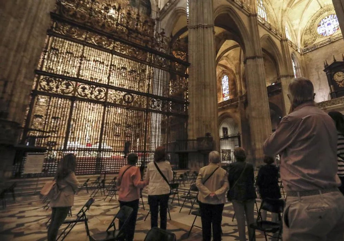 Visitantes en la Catedral de Sevilla