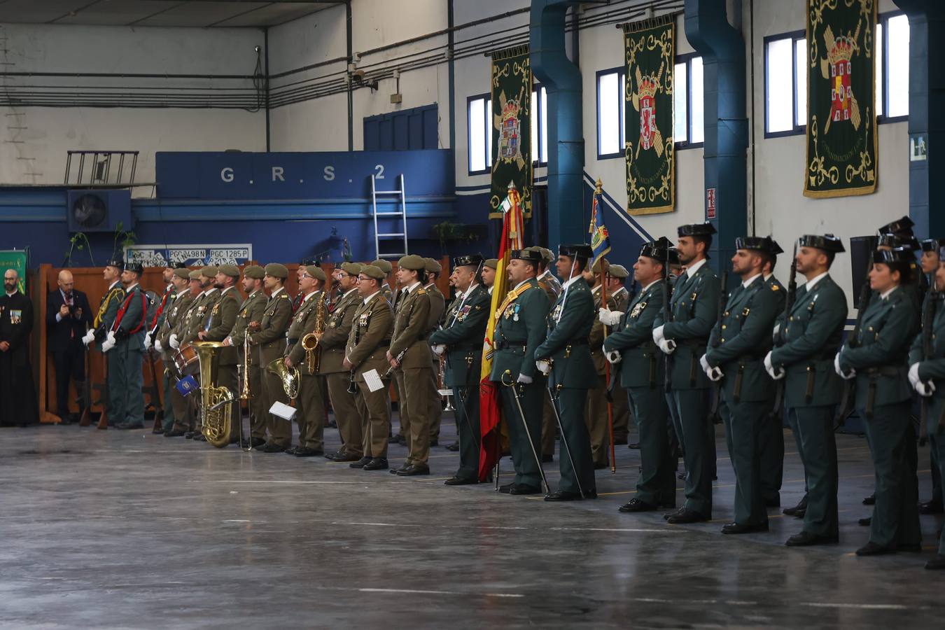 Celebración del día de la Virgen del Pilar en la comandancia de la Guardia Civil de Sevilla