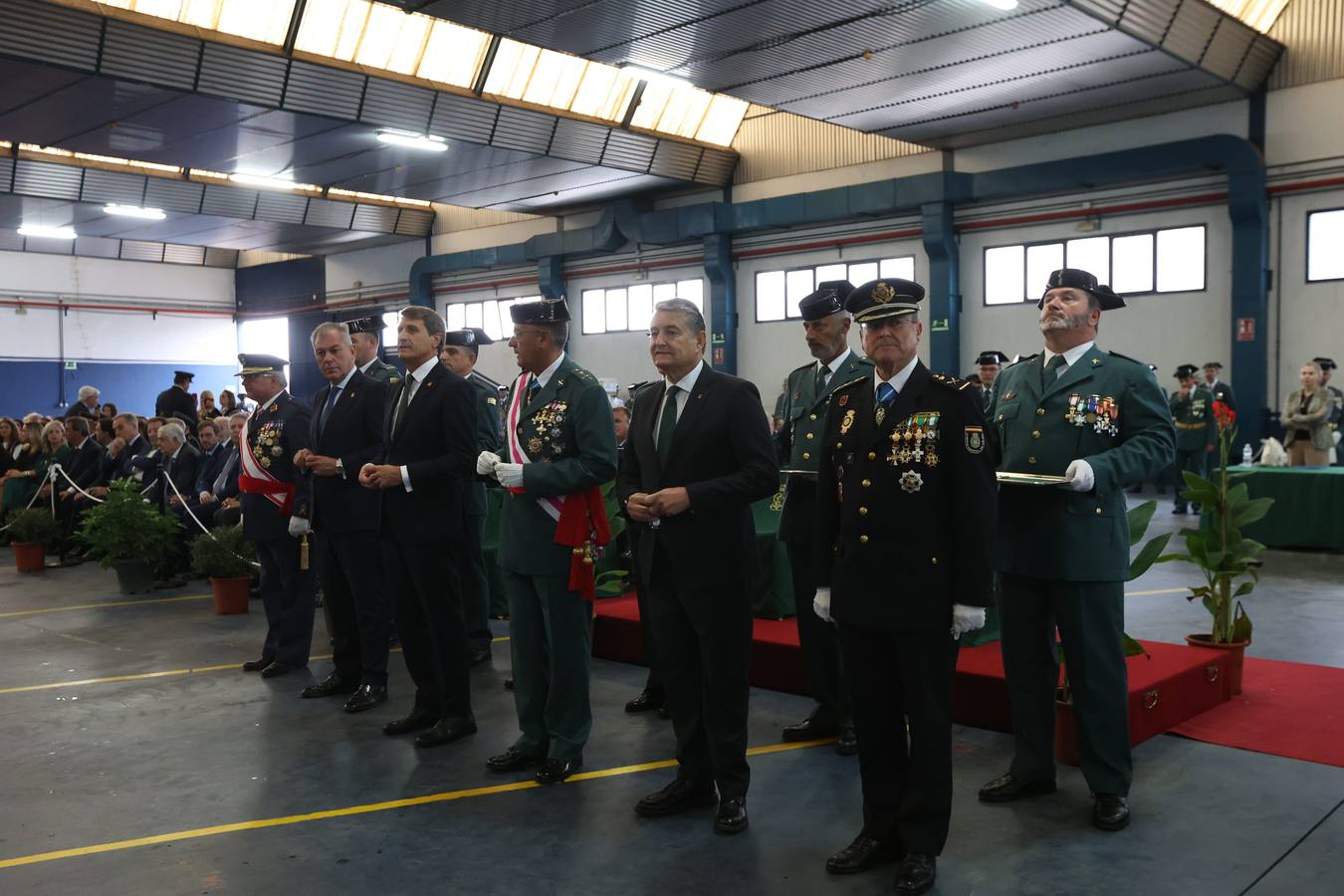 Celebración del día de la Virgen del Pilar en la comandancia de la Guardia Civil de Sevilla