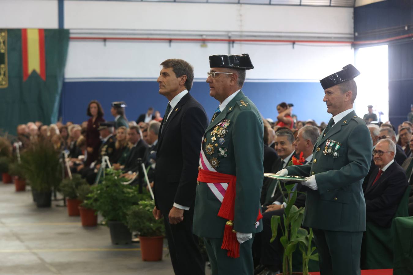 Celebración del día de la Virgen del Pilar en la comandancia de la Guardia Civil de Sevilla