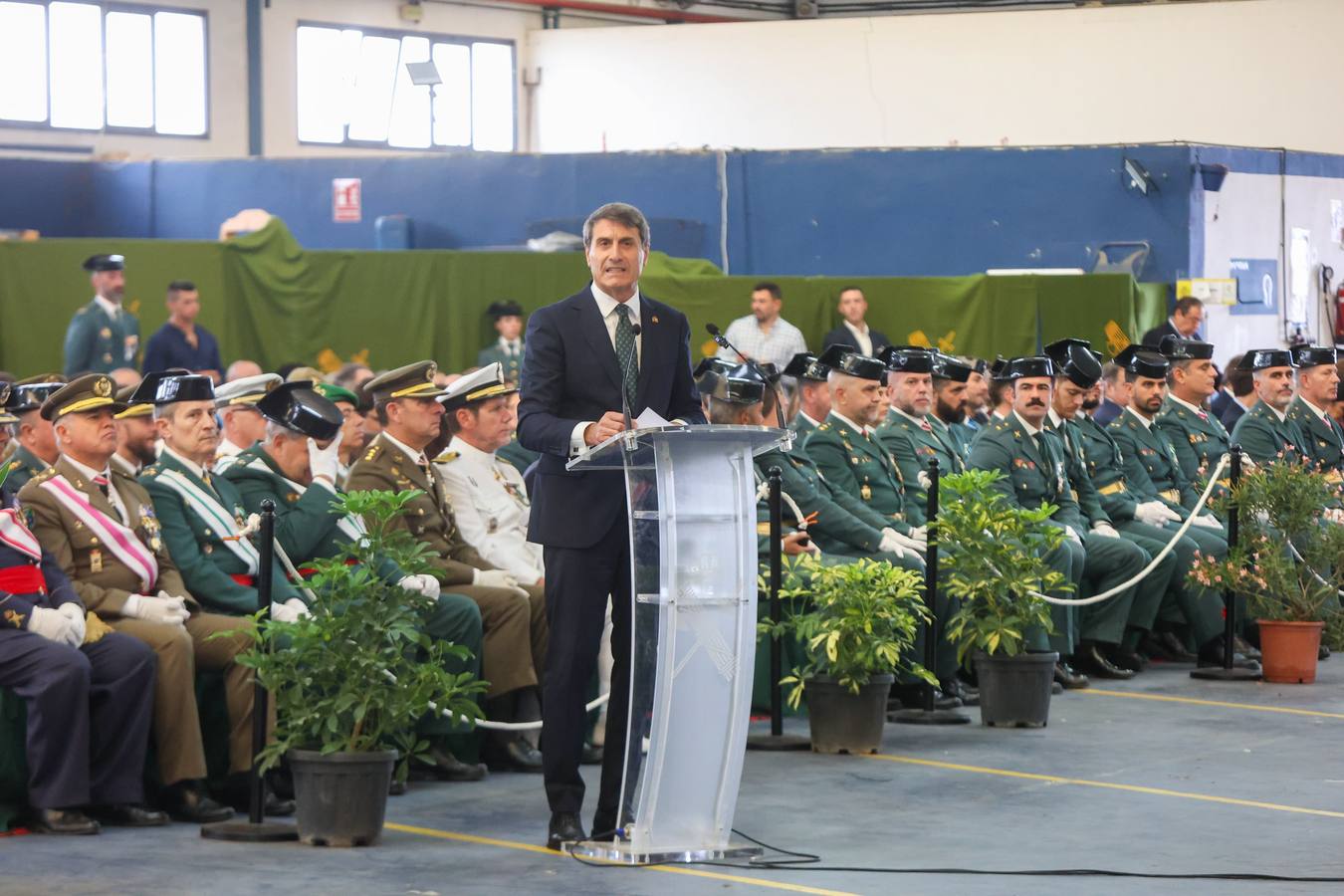 Celebración del día de la Virgen del Pilar en la comandancia de la Guardia Civil de Sevilla