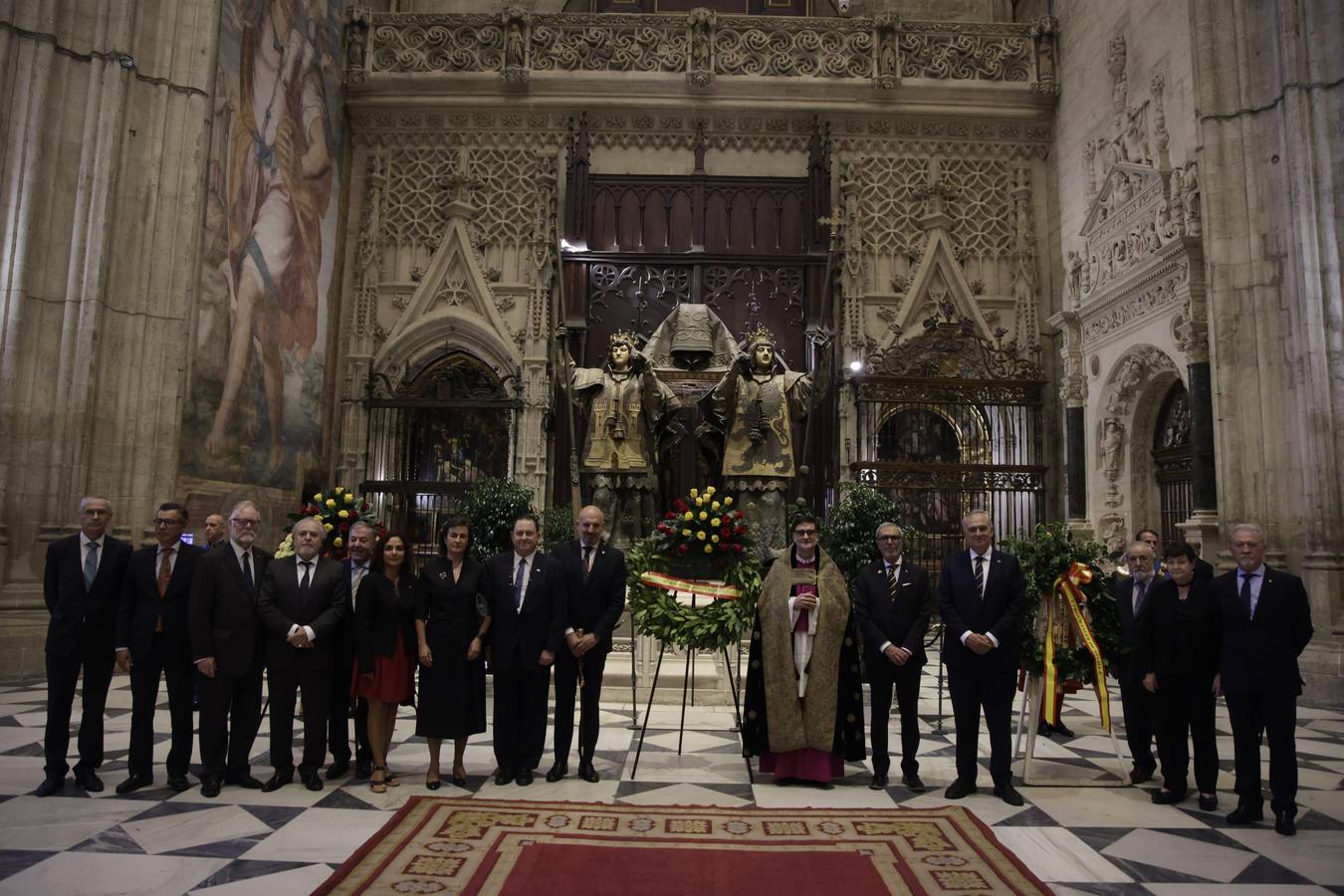 Homenaje ante la tumba de Colón en la Catedral de Sevilla y Te Deum en la capilla de la Virgen de la Antigua
