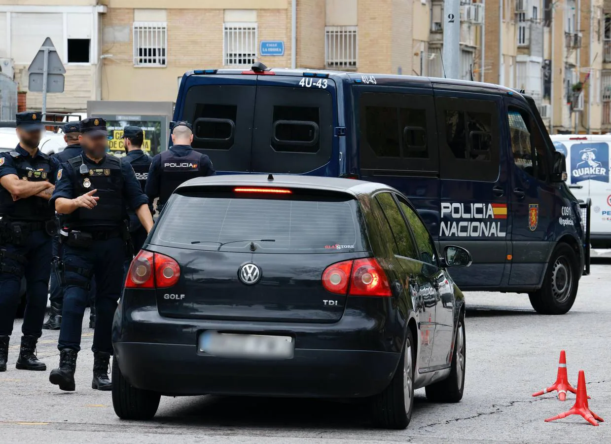 Gran operativo policial en el barrio de las Tres Mil Viviendas