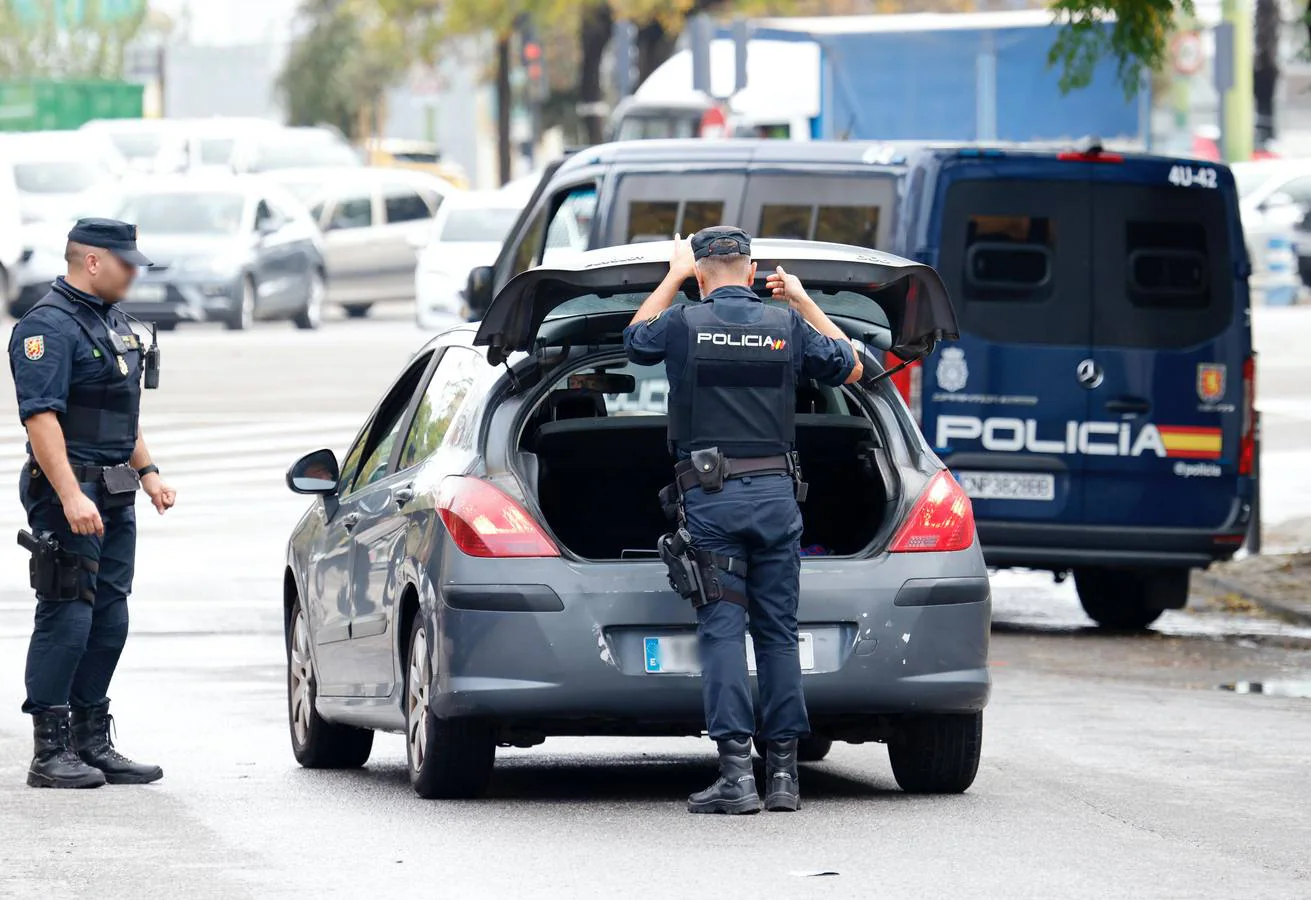 Gran operativo policial en el barrio de las Tres Mil Viviendas