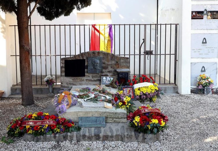 Tumba de Antonio Machado en el cementerio de Collioure