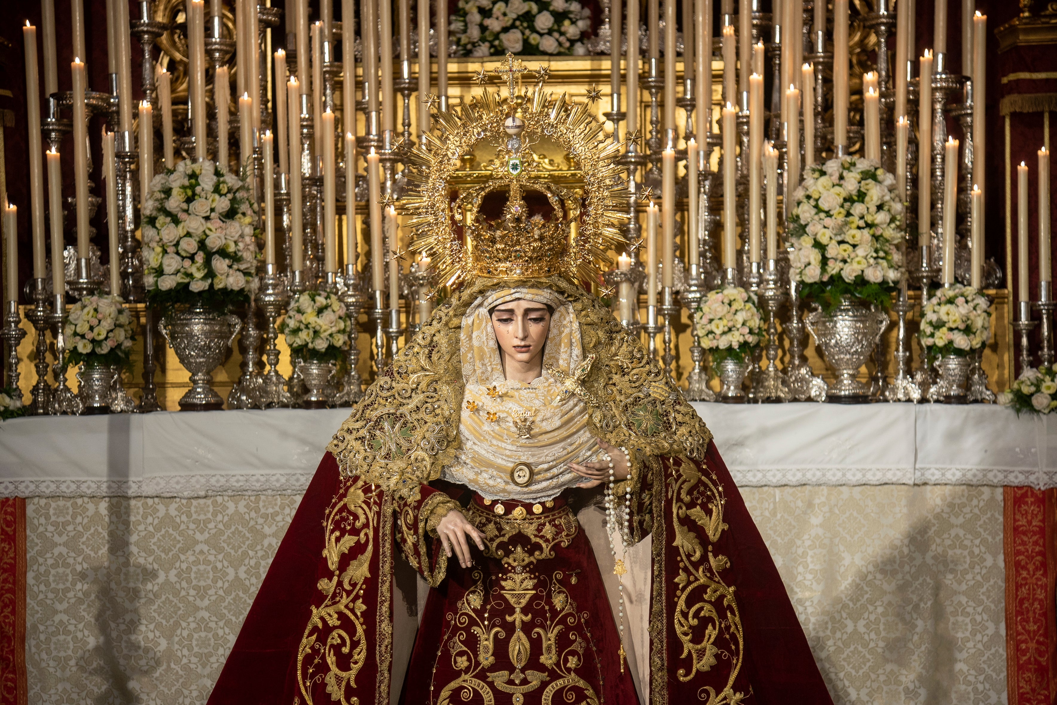 El besamanos de la Virgen de la Salud de San Gonzalo