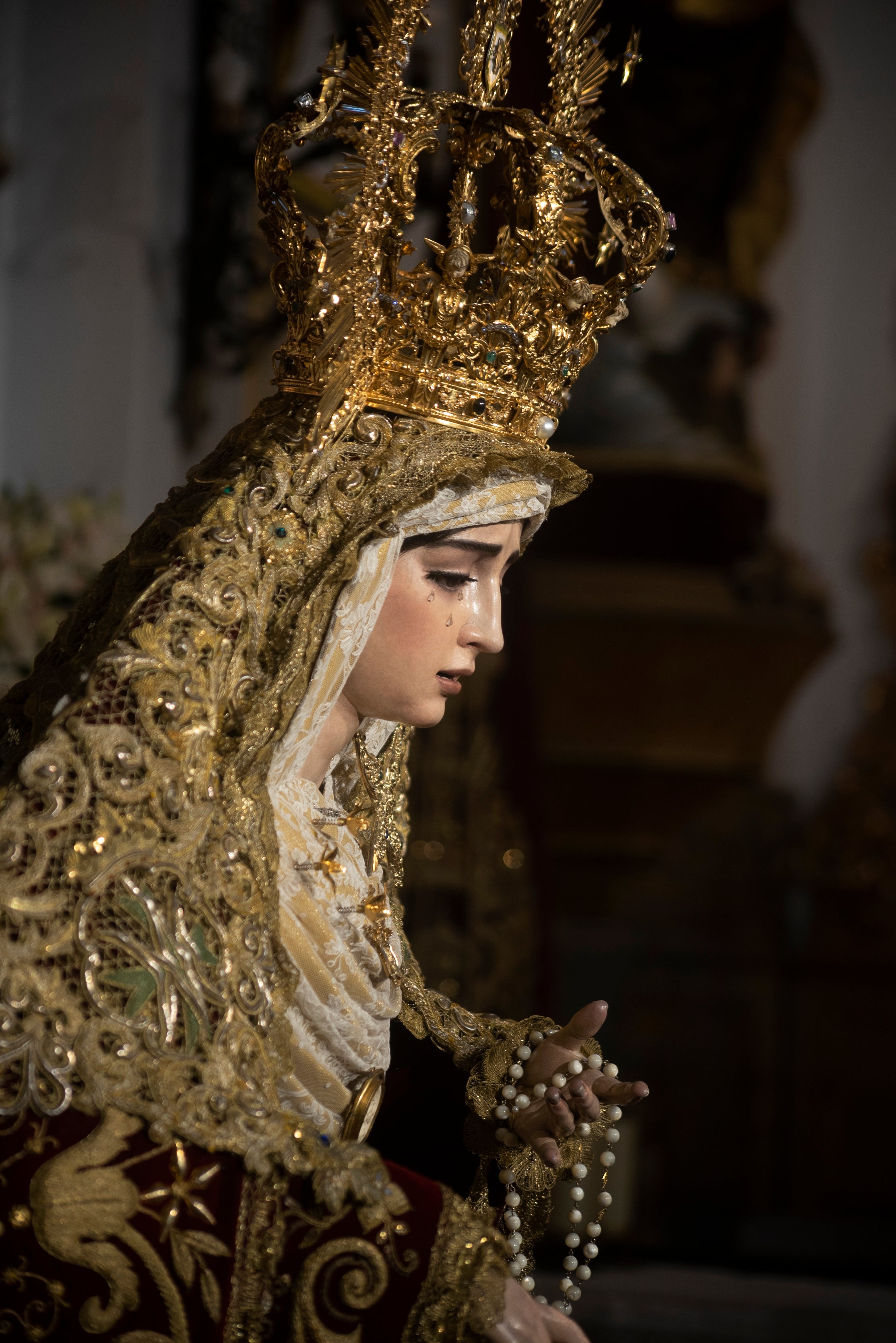 El besamanos de la Virgen de la Salud de San Gonzalo