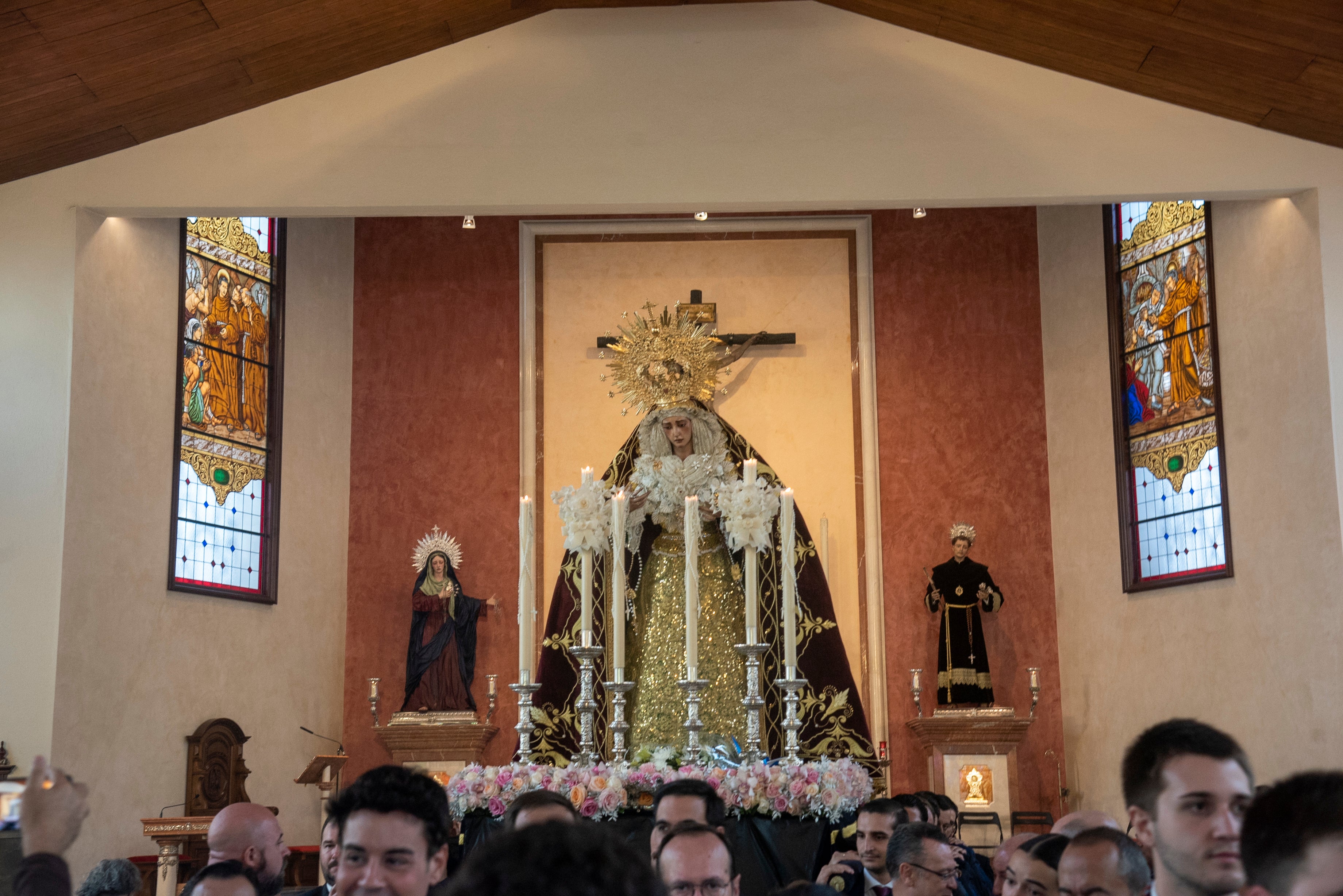 La Virgen de la Paz en el rosario de la aurora