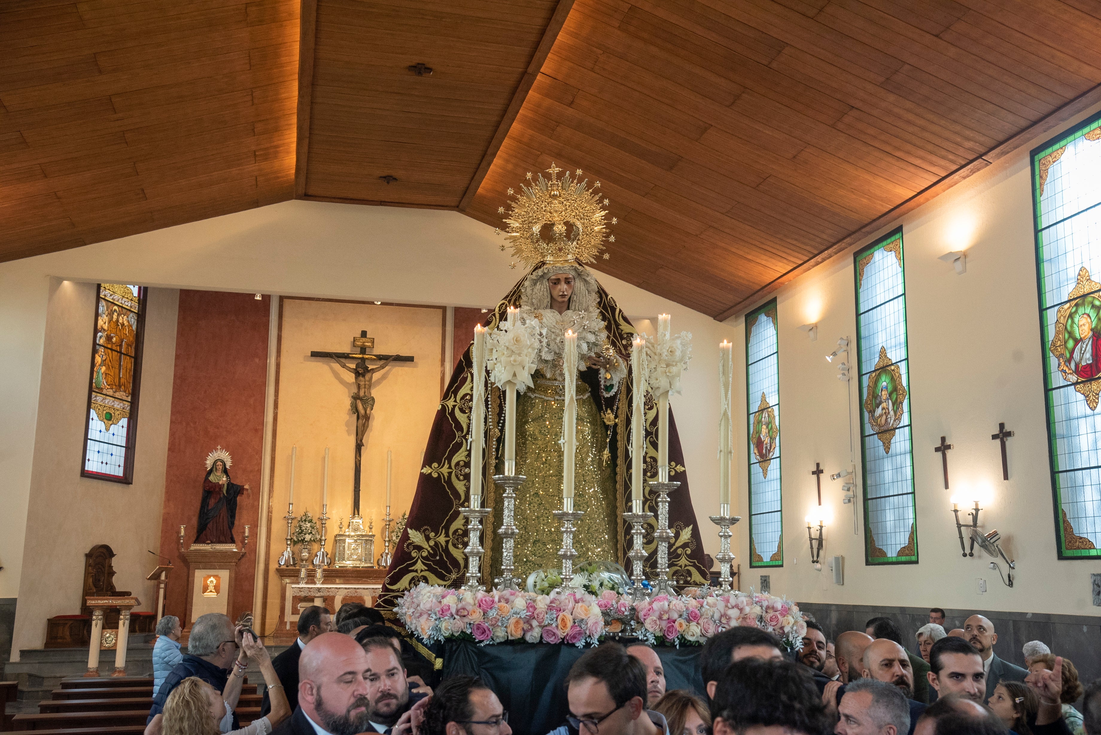 La Virgen de la Paz en el rosario de la aurora