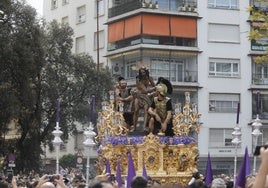 Las Cigarreras barajó el Rectorado y otras doce iglesias para su salida del Jueves Santo