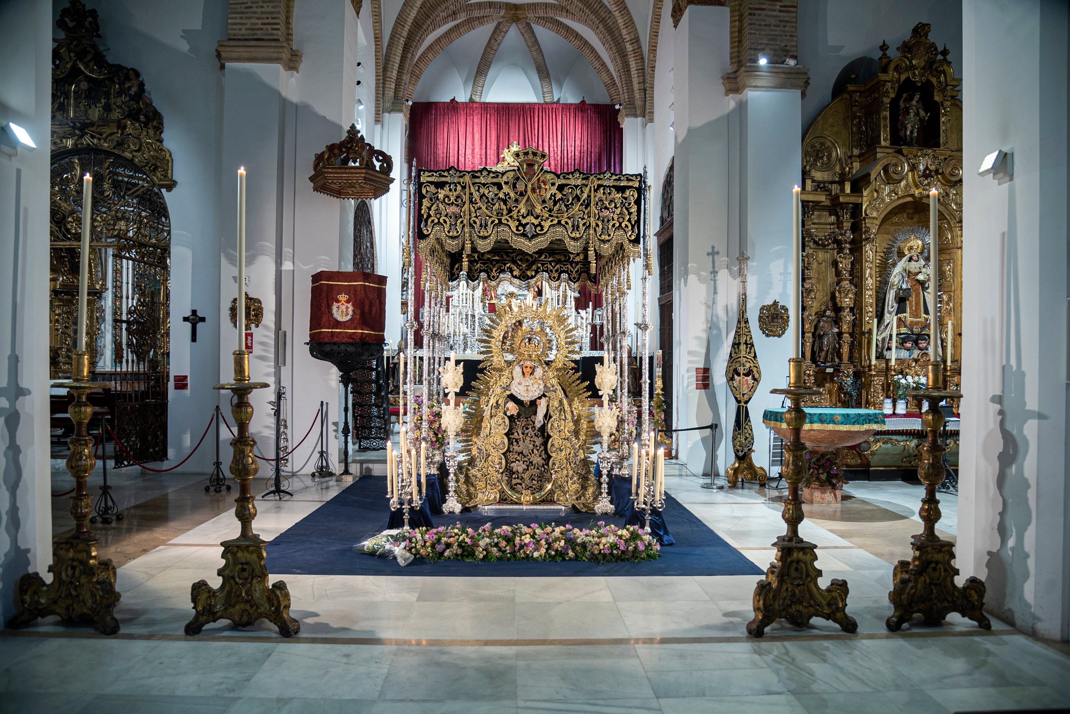 La Virgen de las Lágrimas en su besamanos
