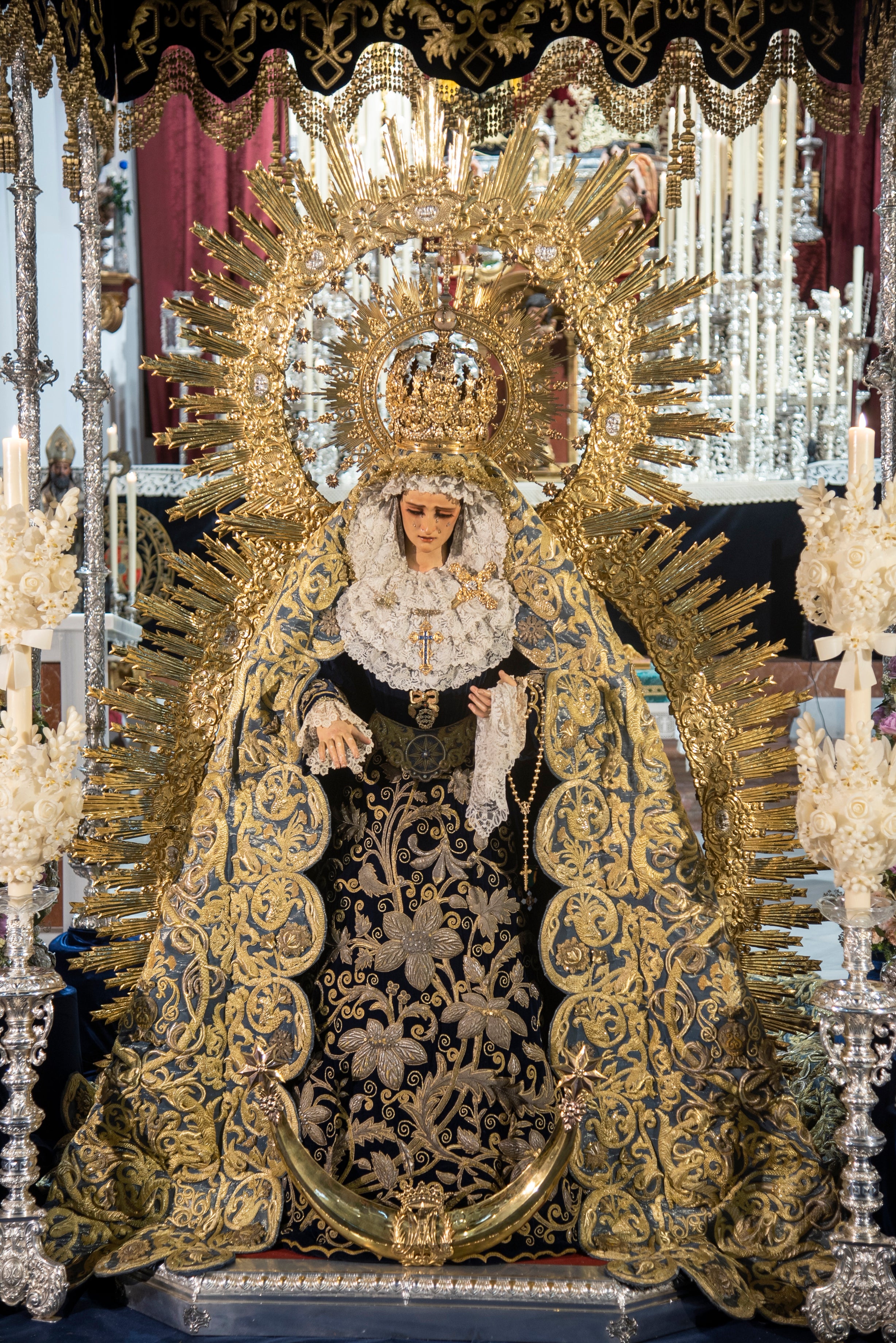 La Virgen de las Lágrimas en su besamanos