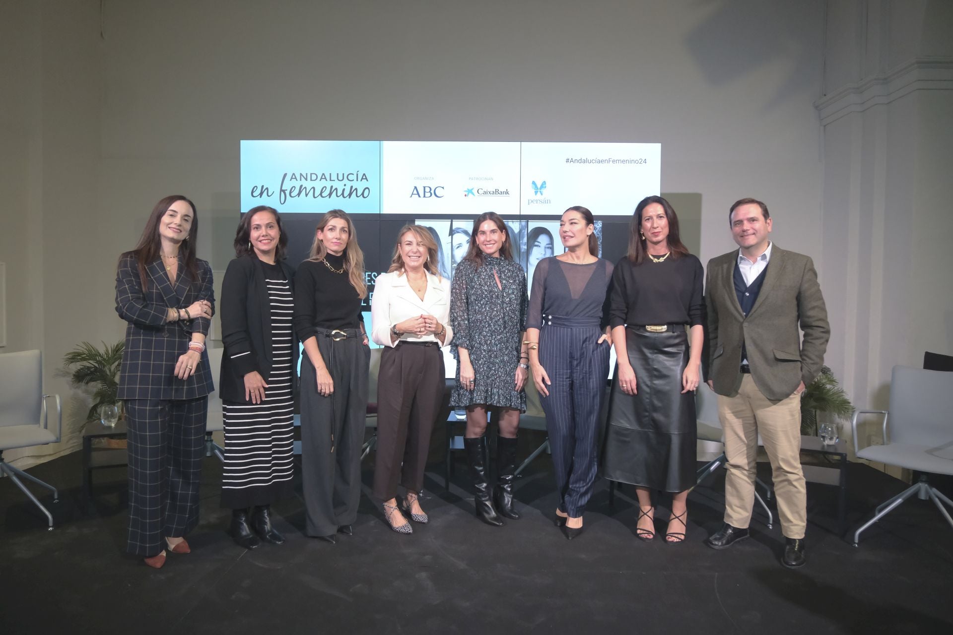 Ana Belén Morales, Rocío Gutiérrez, Mara Álvarez, Milagros Cabral, Lourdes Montes, Raquel Revuelta, Marta Vázquez y Anselmo Presencio