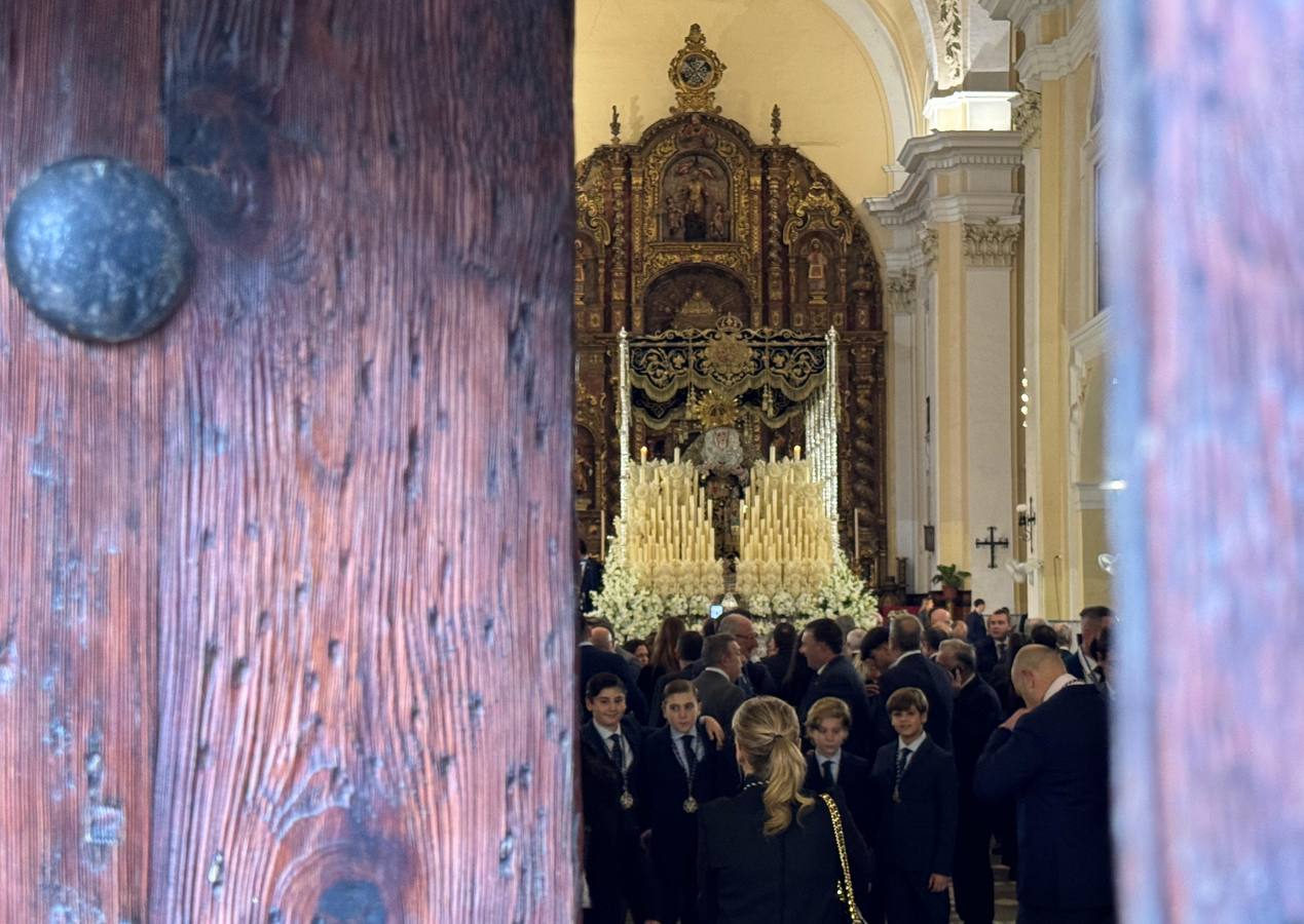 La Estrella ha estado en todo momento acompañada de una multitud de fieles