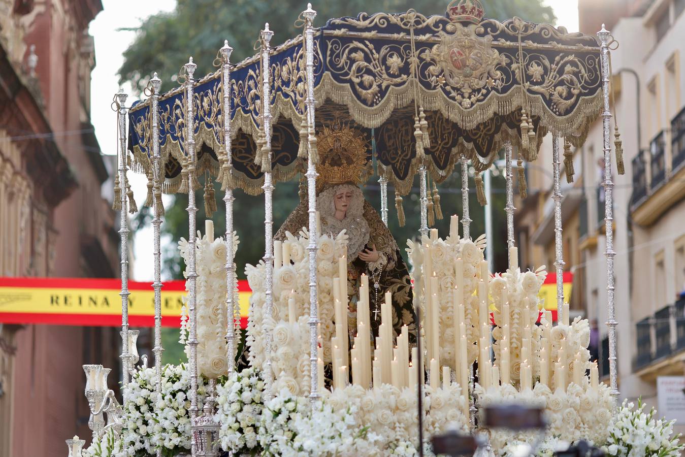 La Estrella ha estado en todo momento acompañada de una multitud de fieles