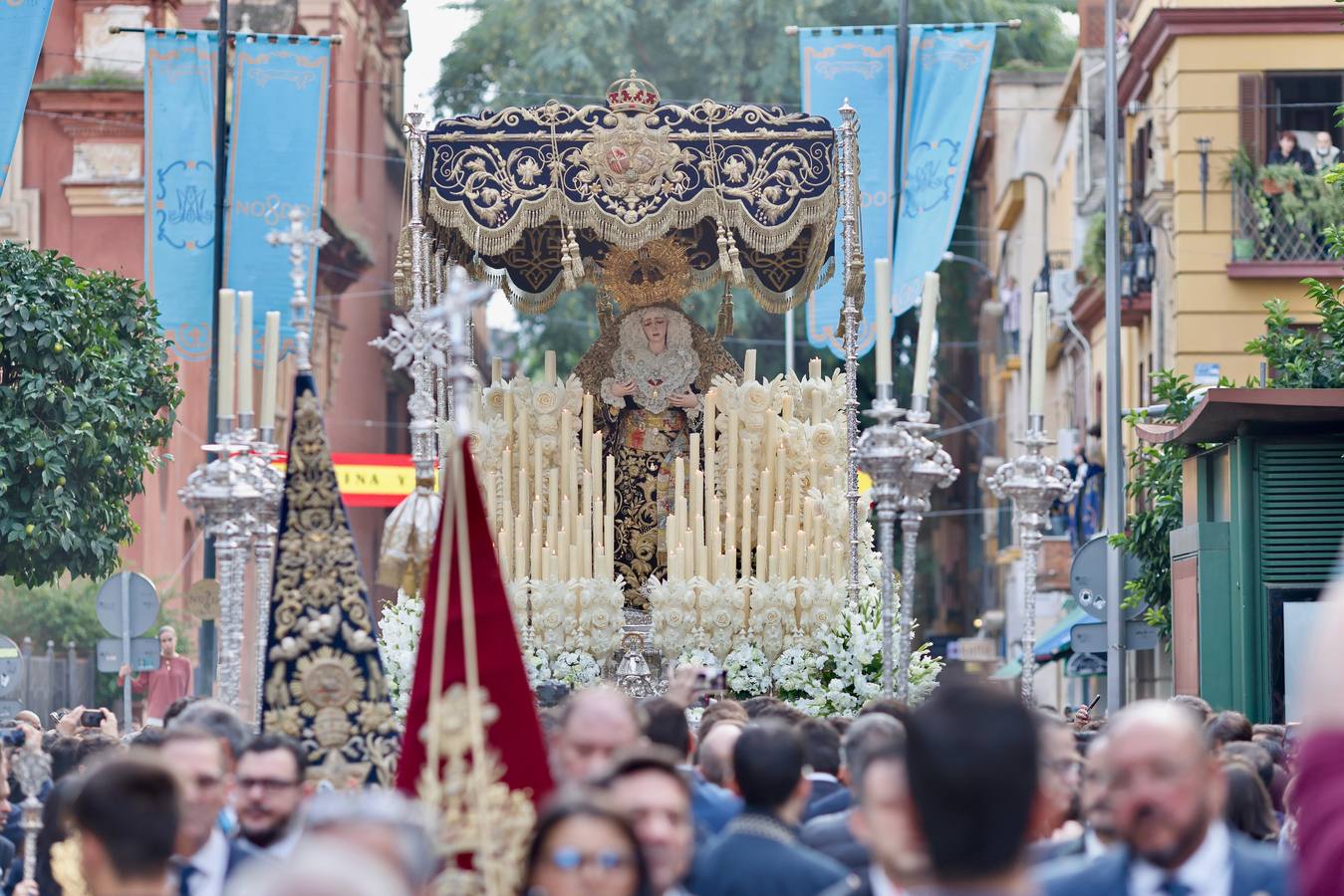 La Estrella ha estado en todo momento acompañada de una multitud de fieles