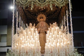 La Estrella desborda Triana en su procesión extraordinaria