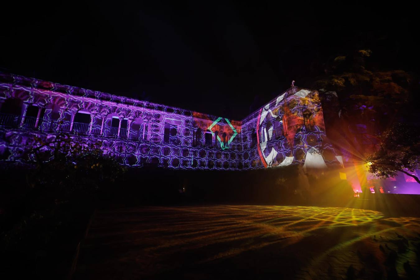 Espectáculo de Naturaleza Encendida en el Alcázar de Sevilla