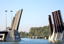 El puente de las Delicias de Sevilla se abrirá esta tarde: está será la hora y los caminos alternativos