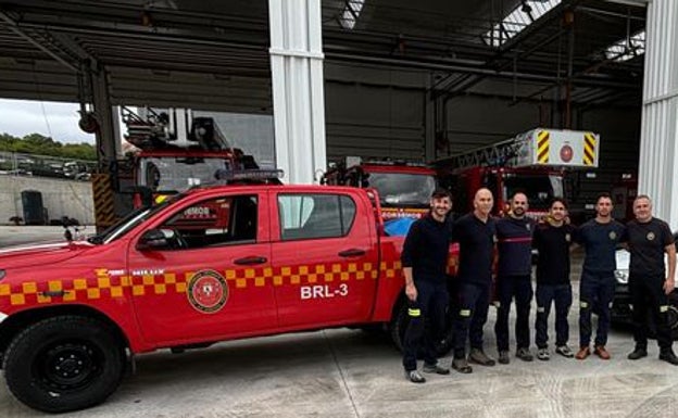 David Bono junto a sus compañeros justo antes de partir para Valencia en el Parque de Dos Hermanas